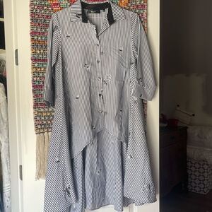 High low embroidery cotton button front top